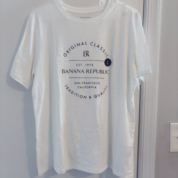 NWT - Banana Republic Timeless Classic Logo T-Shirt Women's Size Large - Picture 1 of 4
